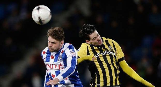 虽然士气受 虽然士气受