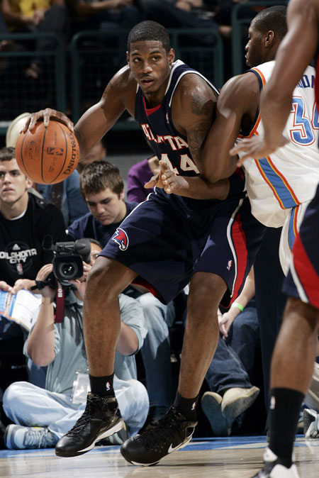 拥有广泛的 拥有广泛的