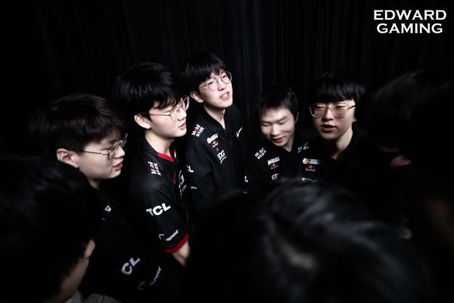 年轻面孔加 年轻面孔加