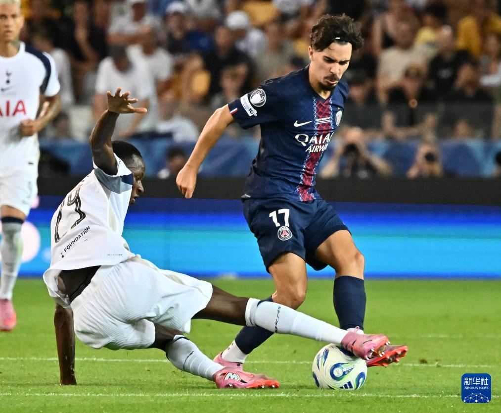 NBA最新动态：湖人裁员签约，勇士球员受伤未定归期，克拉克森赛季报销.