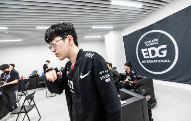 扎克-伊迪20+12+4普渡淘汰北卡州大晋级疯三决