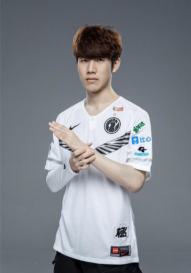 巴萨官方：新诺坎普第一批座椅已安装完成