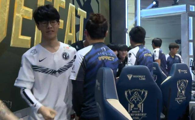 用手记或A 用手记或A